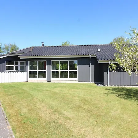Jannic - 300m To The Fjord By Interhome *